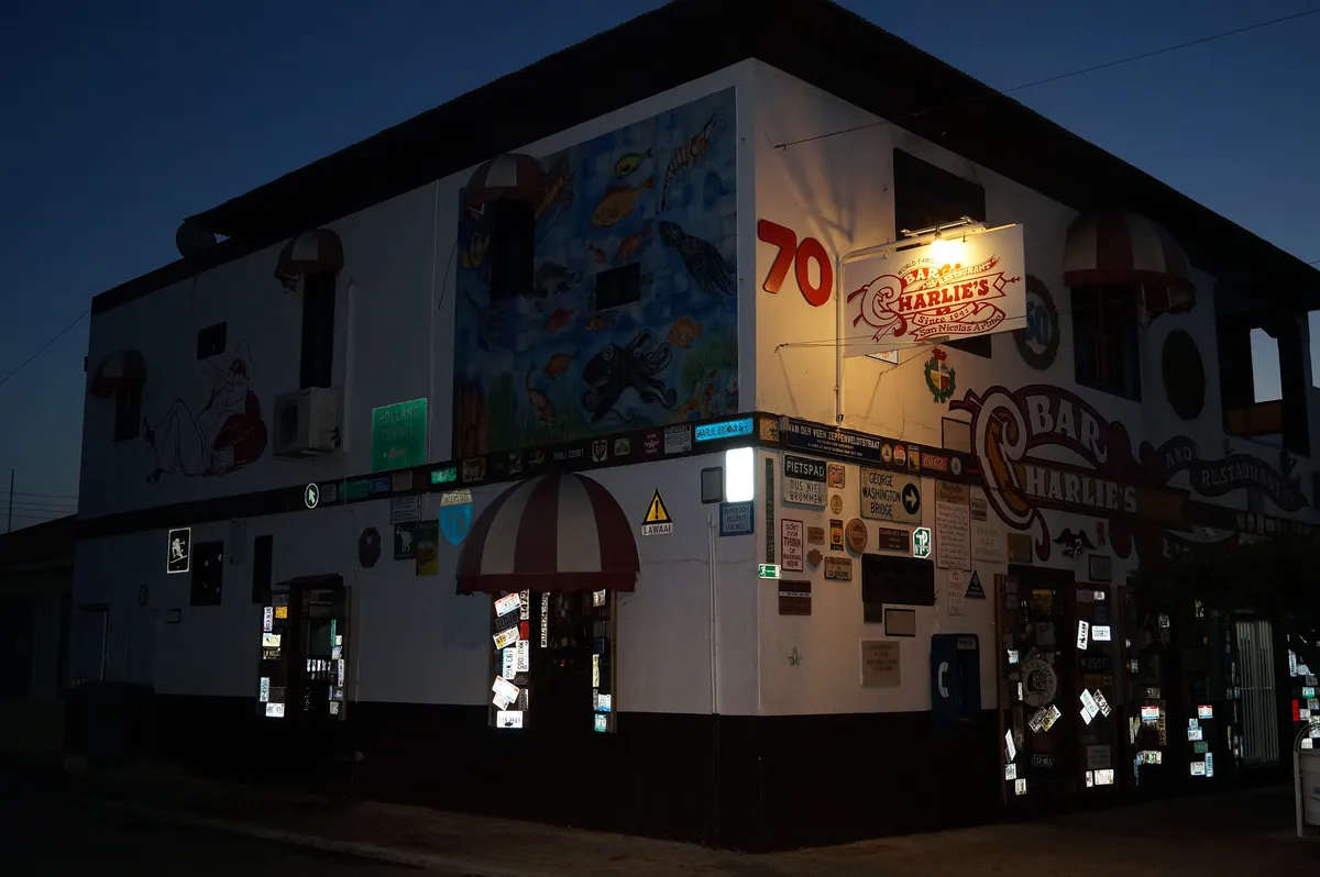 Charlie's Bar & Restaurant